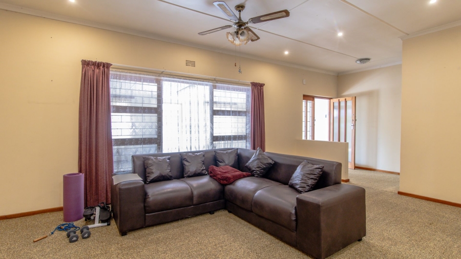 5 Bedroom Property for Sale in Lamberts Bay Western Cape